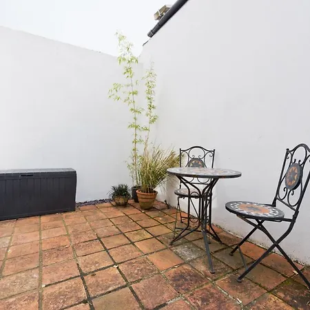 Modern Ranelagh With Patio 300 Metres From Luas Apartament Dublin