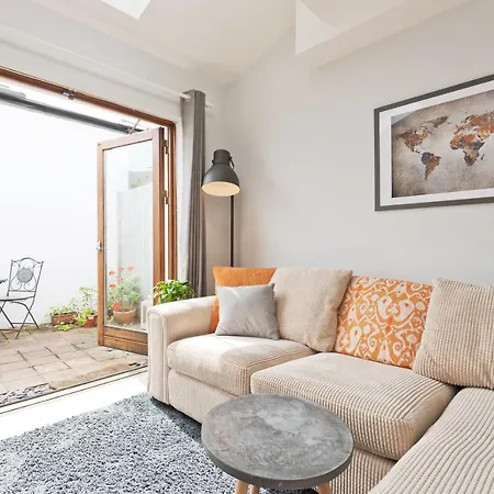 Modern Ranelagh With Patio 300 Metres From Luas